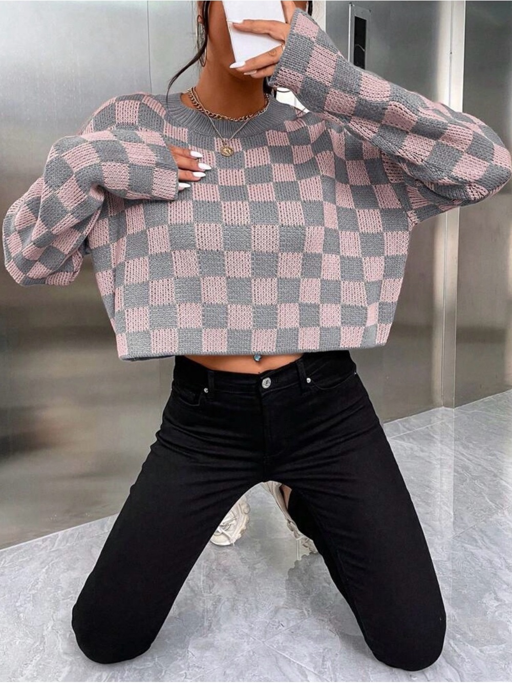Women’s Checkered Cropped Crewneck Sweater in Pink and Gray Size M - Picture 4 of 6